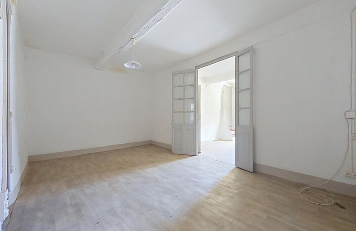 Une maison de village pleine de potentiel, avec immense garage et grenier aménageable, à deux pas de Lamalou-les-Bains. — photo 4