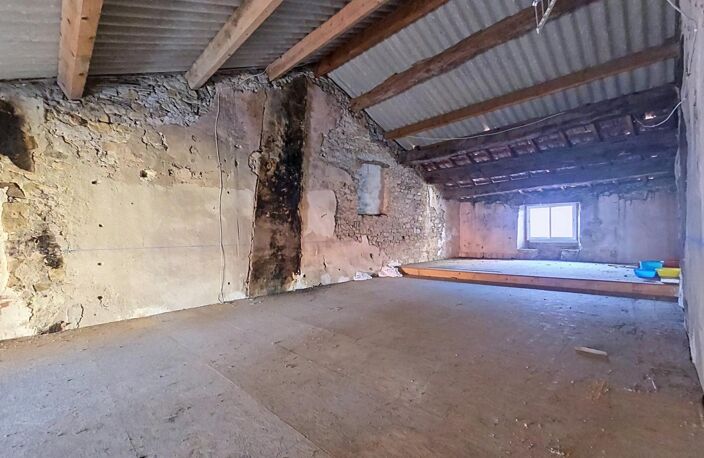 Une maison de village pleine de potentiel, avec immense garage et grenier aménageable, à deux pas de Lamalou-les-Bains. — photo 5