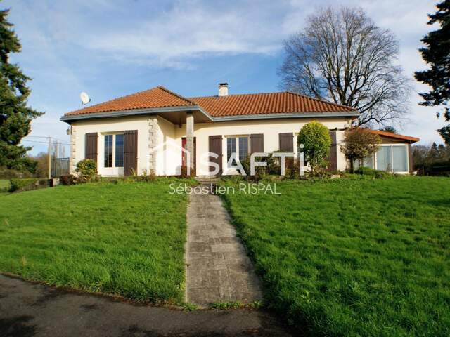 Grande maison 5 chambres garage et terrain clos. — photo du bien