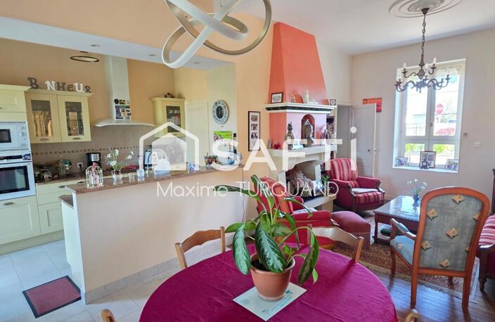 Ensemble immobilier, maison de Maître 205m²,  6 chambres + seconde construction 80m², 1886² de terrain. — photo 3