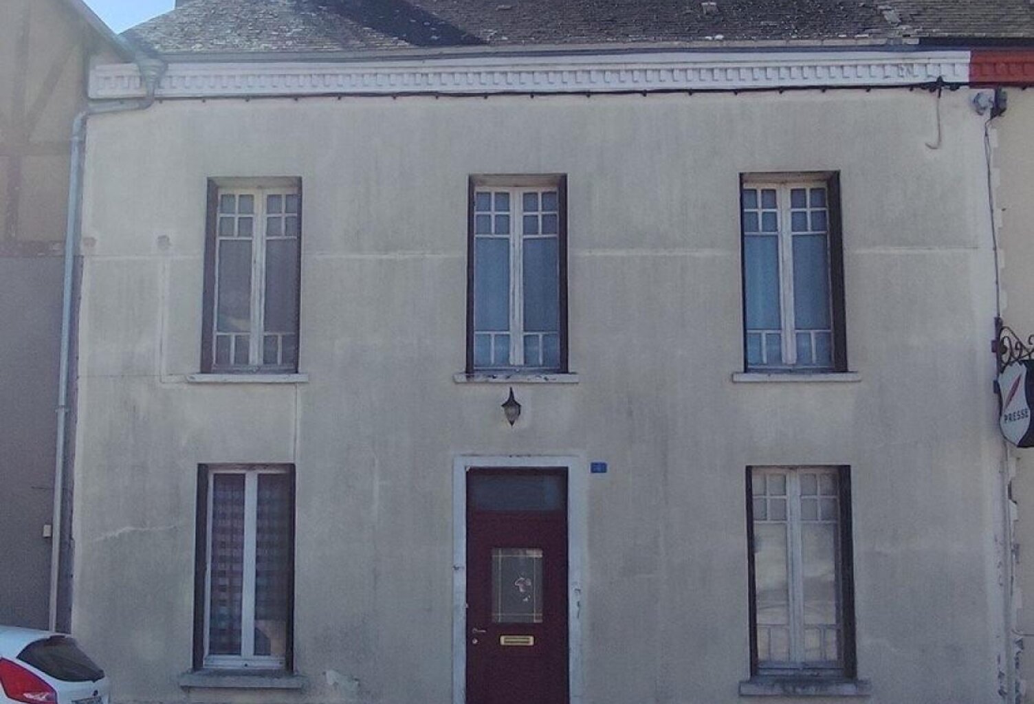 Maison de bourg avec jardin et cours — photo 1