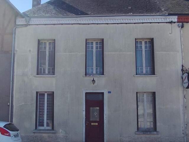 Maison de bourg avec jardin et cours — photo du bien