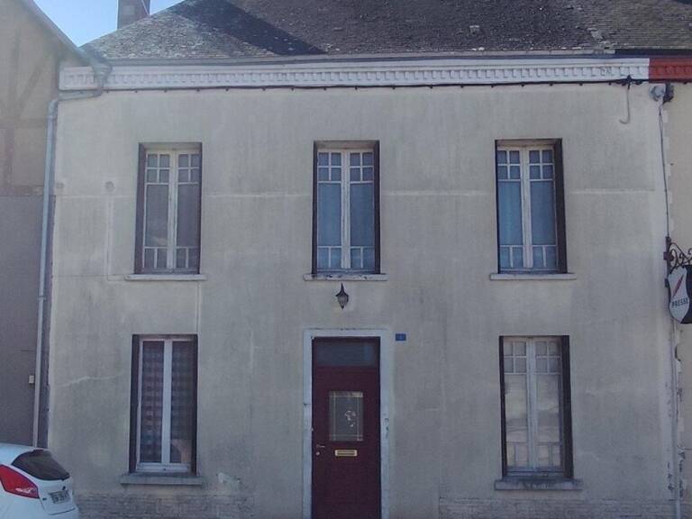 Maison de bourg avec jardin et cours — photo 1