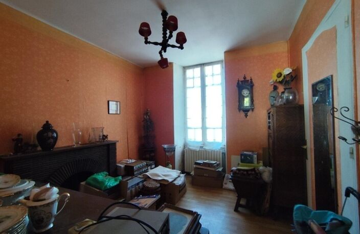 Maison de bourg avec jardin et cours — photo 5