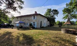 Maison 8 Pièces 175 m² à vendre à Terres-de-Haute-Charente (16270)