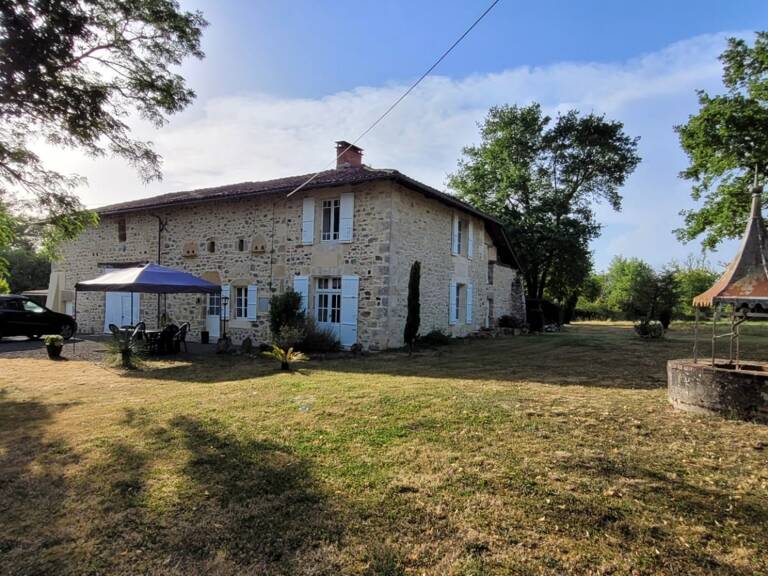 Vente Maison/villa 8 pièces — photo 1