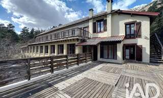 Commerce  1963 m² à vendre à Valdeblore (06420)