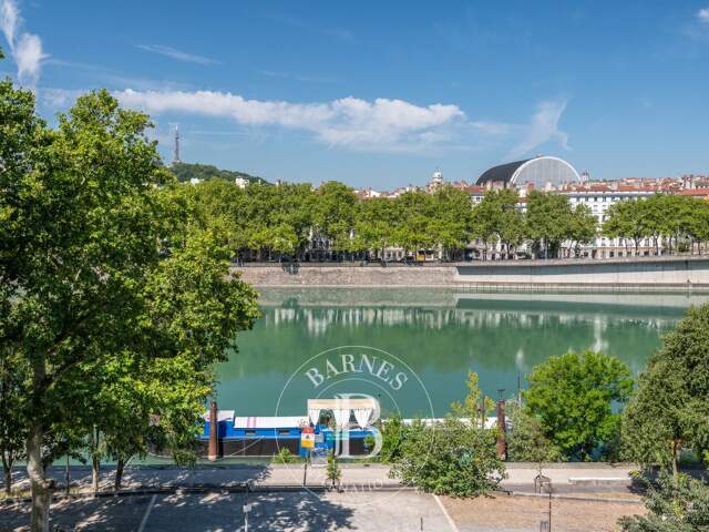LYON 6 - Quai Sarrail - Appartement T4 de 182,55m² - 3 chambres - 2 caves - local à vélos - garage en sus — photo du bien