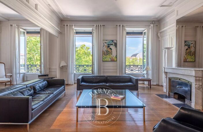 LYON 6 - Quai Sarrail - Appartement T4 de 182,55m² - 3 chambres - 2 caves - local à vélos - garage en sus — photo 2