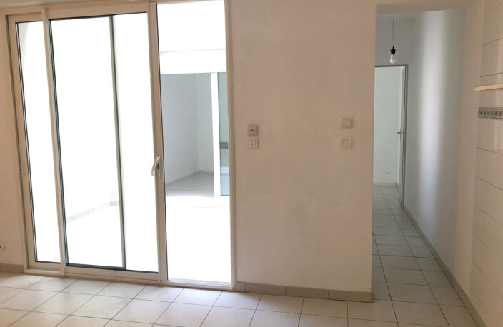 BORDEAUX   IMMEUBLE EN PIERRE, 3 LOGEMENTS DONT 2 LOUÉS — photo 4