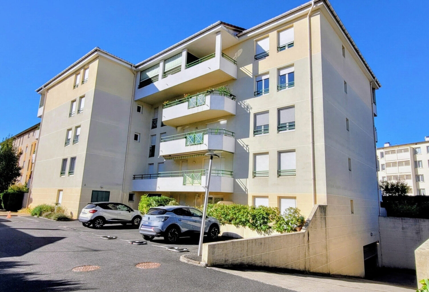 VILLEFRANCHE-SUR-SAÔNE. Appartement en résidence sécurisée a — photo 1