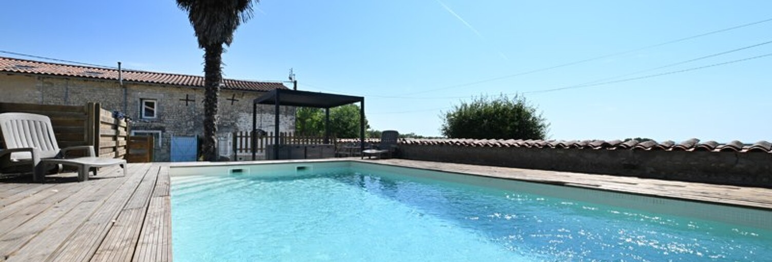Maison 7 Pièces 202 m² à vendre à Val-d'Auge (16170)