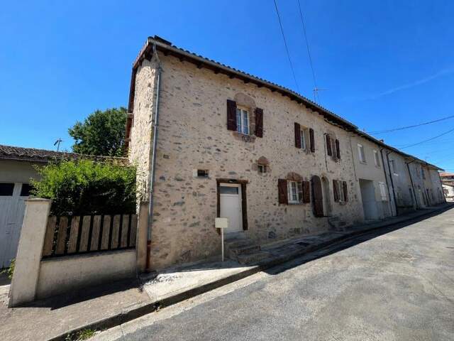 Maison de bourg de 5 pièces principales — photo du bien