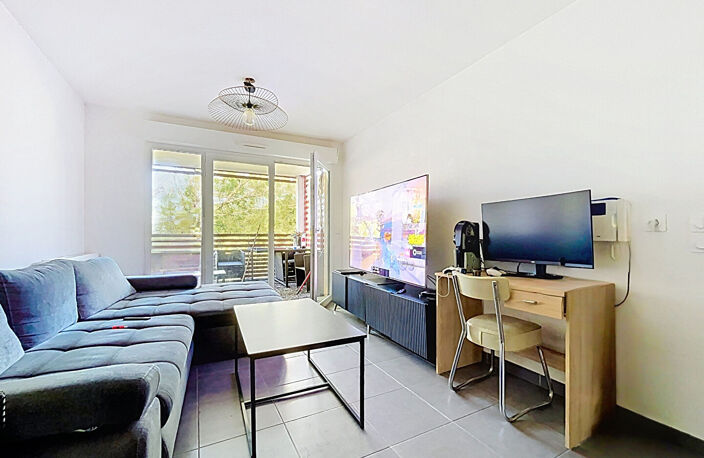 JUVIGNAC - T2 LOUÉ - TERRASSE, VUE GARRIGUE ET PARKING - INVESTISSEMENT LOCATIF — photo 2