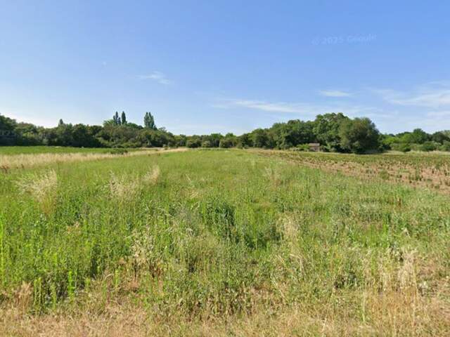 À vendre : Terrain à bâtir viabilisé à Chamaret – À proximité de Grignan — photo du bien