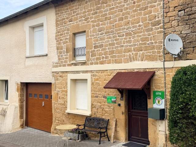 MARVILLE (55600) – Maison de caractère en pierre avec activité de gîte — photo du bien