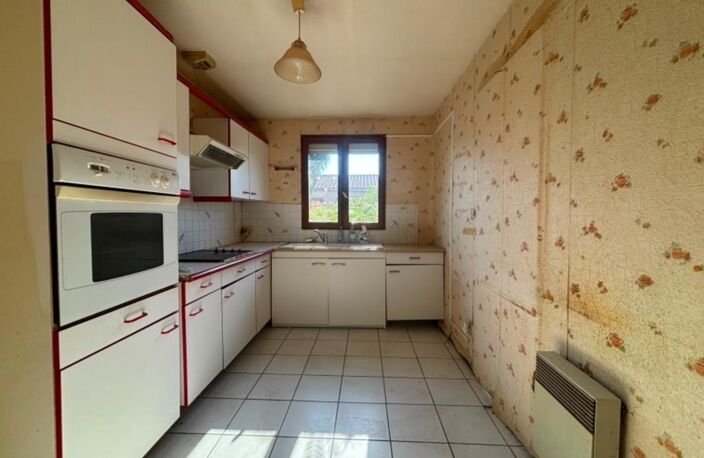 Maison à rénover à vendre 3 pièces LA CRAU (83). LOTISSEMENT LES ARQUETS — photo 4