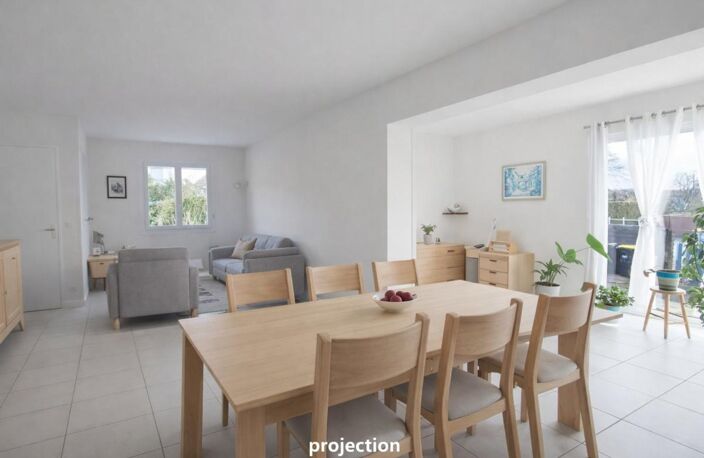 Maison 115 m² avec extérieur 400 m² et beau potentiel à Bressuire Quartier Saint-Porchaire — photo 2