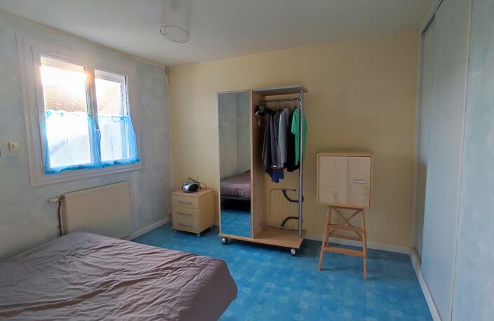 Maison 115 m² avec extérieur 400 m² et beau potentiel à Bressuire Quartier Saint-Porchaire — photo 5