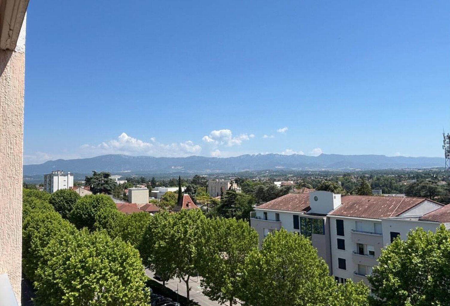 Appartement Type 3 au 6ème étage avec vue imprenable, proche commerces — photo 1