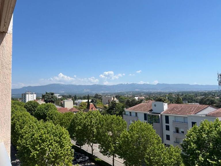 Appartement Type 3 au 6ème étage avec vue imprenable, proche commerces — photo 1