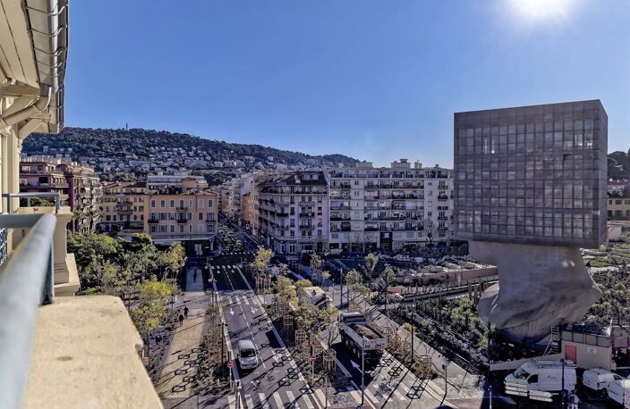 3 PIECES 'TETE CARRE' EN DERNIER ETAGE — photo 2