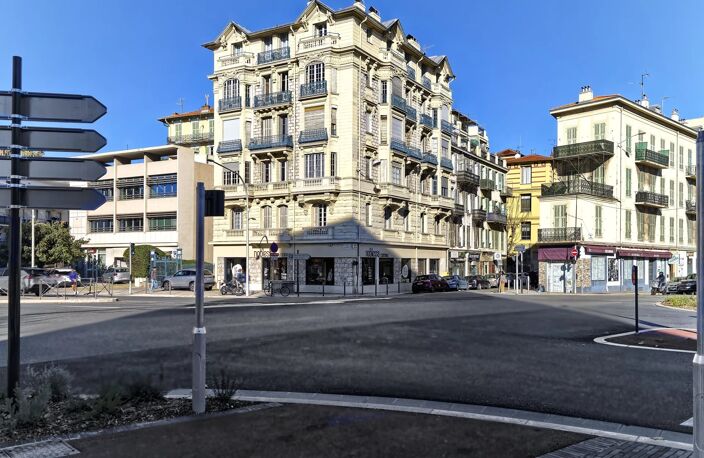 3 PIECES 'TETE CARRE' EN DERNIER ETAGE — photo 4