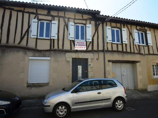 À vendre, Vic-Fezensac (Gers): charmante maison de ville 4 chambres, 2 au rdc, avec garage et cour, proche commodités — photo du bien
