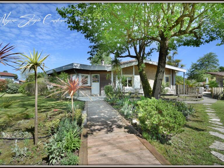 Maison à vendre  de 9 pièces  (40) de 220 m² avec dépendances, proche lac de Soustons — photo 1