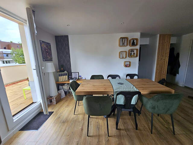 Dpt Pyrénées Atlantiques (64) A vendre Appartement T3 de 72 m² habitables + grande terrasse de 45 m² et 2 balcons - Dernier étage avec vue — photo du bien