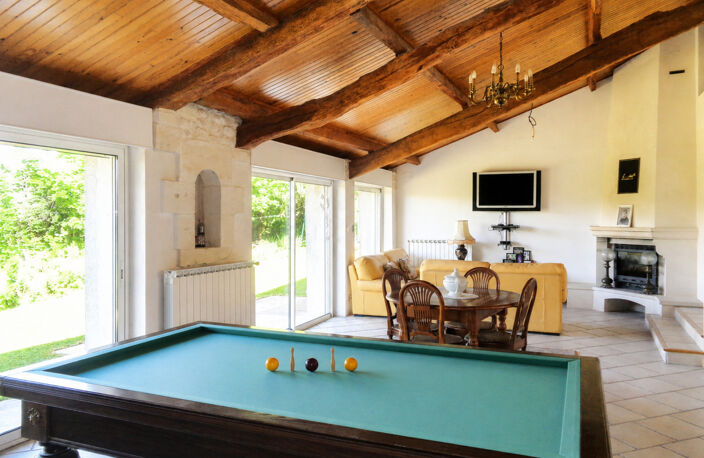 Maison charentaise en pierre rénovée – 163 m² habitables – Saint-Ciers-du-Taillon (17240) — photo 2