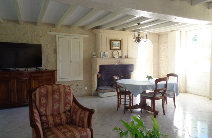 Maison charentaise en pierre rénovée – 163 m² habitables – Saint-Ciers-du-Taillon (17240) — photo 3