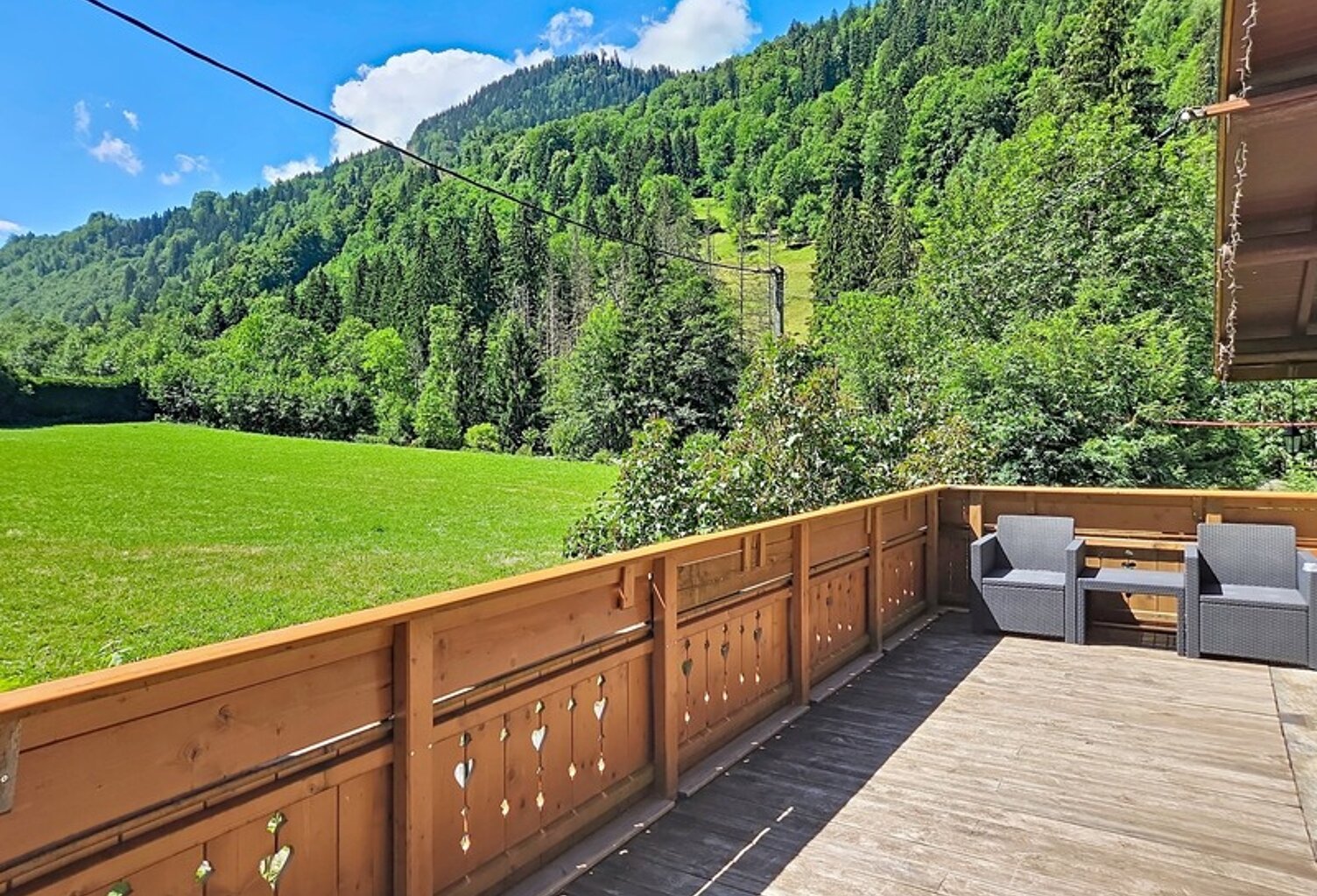 Maison à vendre - 180m² - 5 pièces SAINT GERVAIS LES BAINS (74) — photo 1
