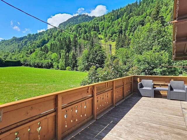 Maison à vendre - 180m² - 5 pièces SAINT GERVAIS LES BAINS (74) — photo du bien