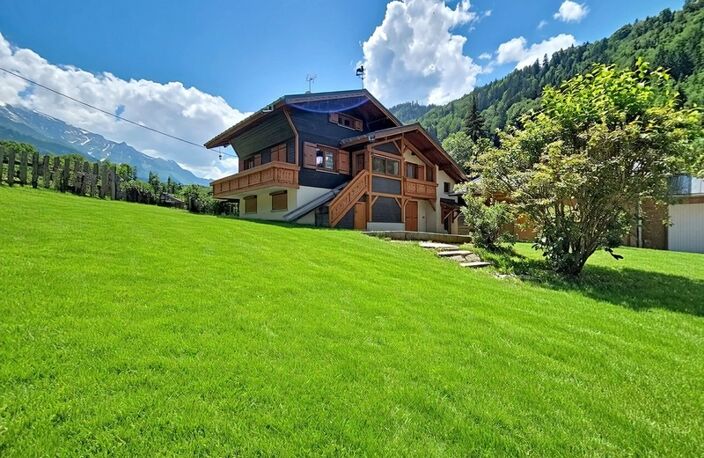 Maison à vendre - 180m² - 5 pièces SAINT GERVAIS LES BAINS (74) — photo 2