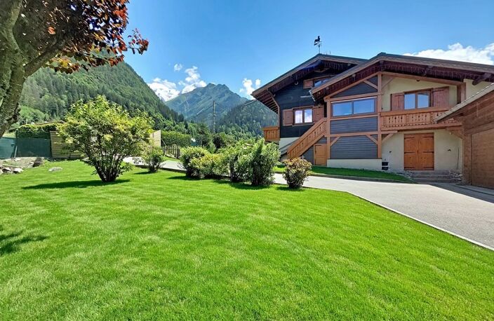 Maison à vendre - 180m² - 5 pièces SAINT GERVAIS LES BAINS (74) — photo 3