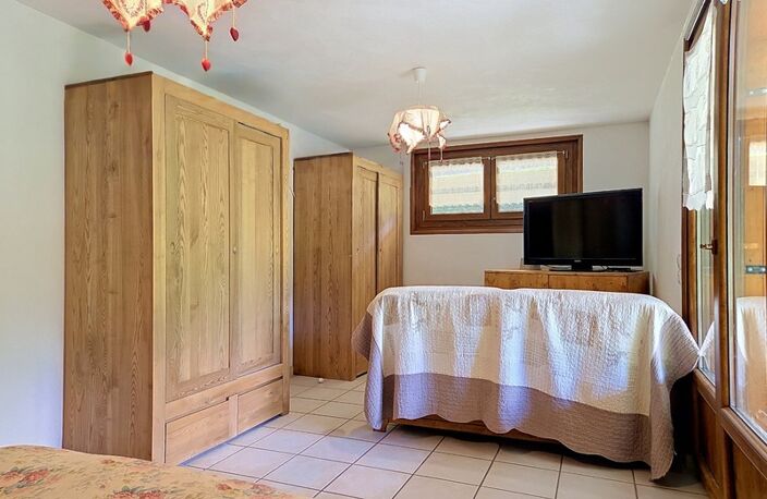 Maison à vendre - 180m² - 5 pièces SAINT GERVAIS LES BAINS (74) — photo 5