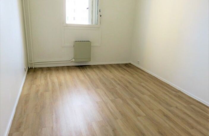 Appartement à vendre 2 pièces SAINT DENIS (93) — photo 4
