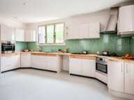 Dpt Sarthe (72), à vendre LA CHARTRE SUR LE LOIR maison P6 de 132,48 m² - Terrain de 629,00 m² - cave-balcon- terasse — photo 3