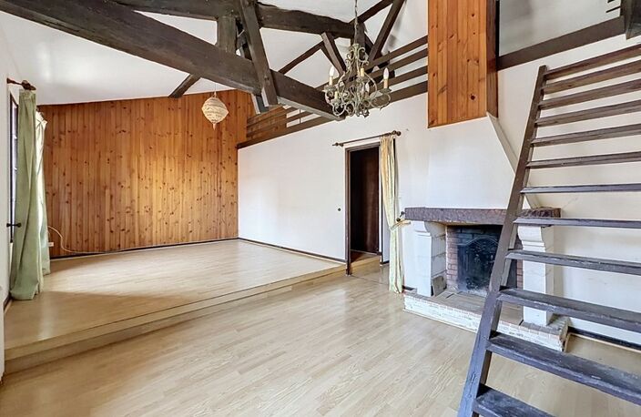 Maison de ville 90 m² – Grand séjour avec mezzanine – 2 chambres – Deux garages et cave – Centre de Sainte-Foy-la-Grande — photo 2