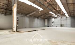 Local industriel 5 Pièces 2200 m² à vendre à Yzeure (03400)