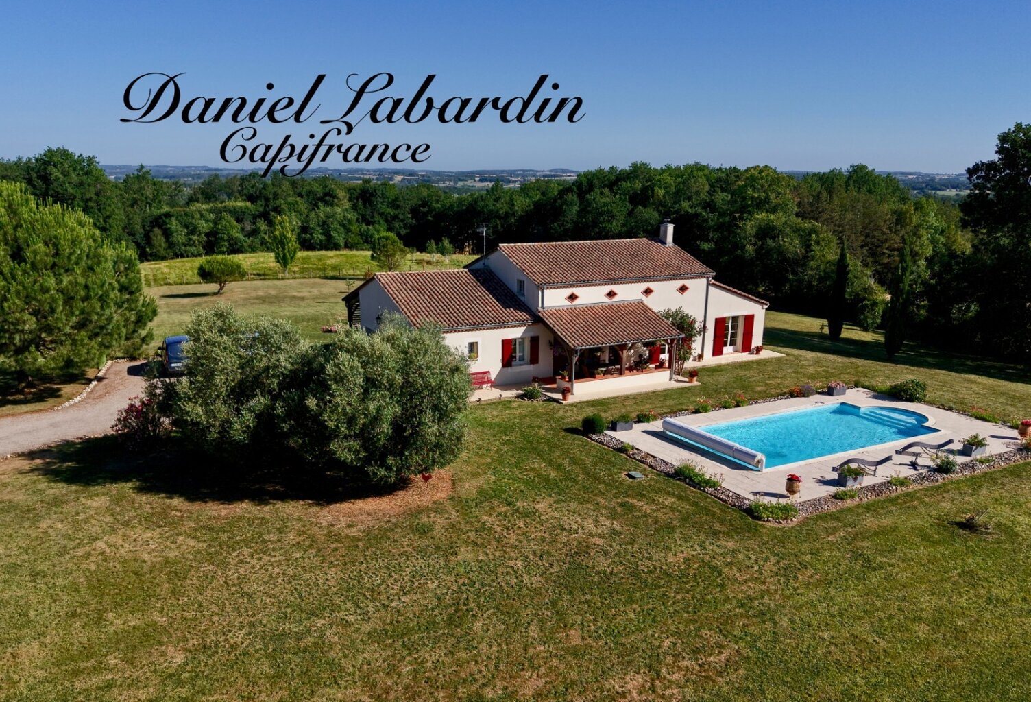 Proprièté avec 4 chambres, 6 hectares, source naturelle, bois — photo 1