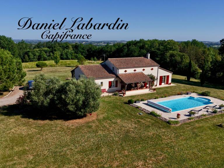 Proprièté avec 4 chambres, 6 hectares, source naturelle, bois — photo 1