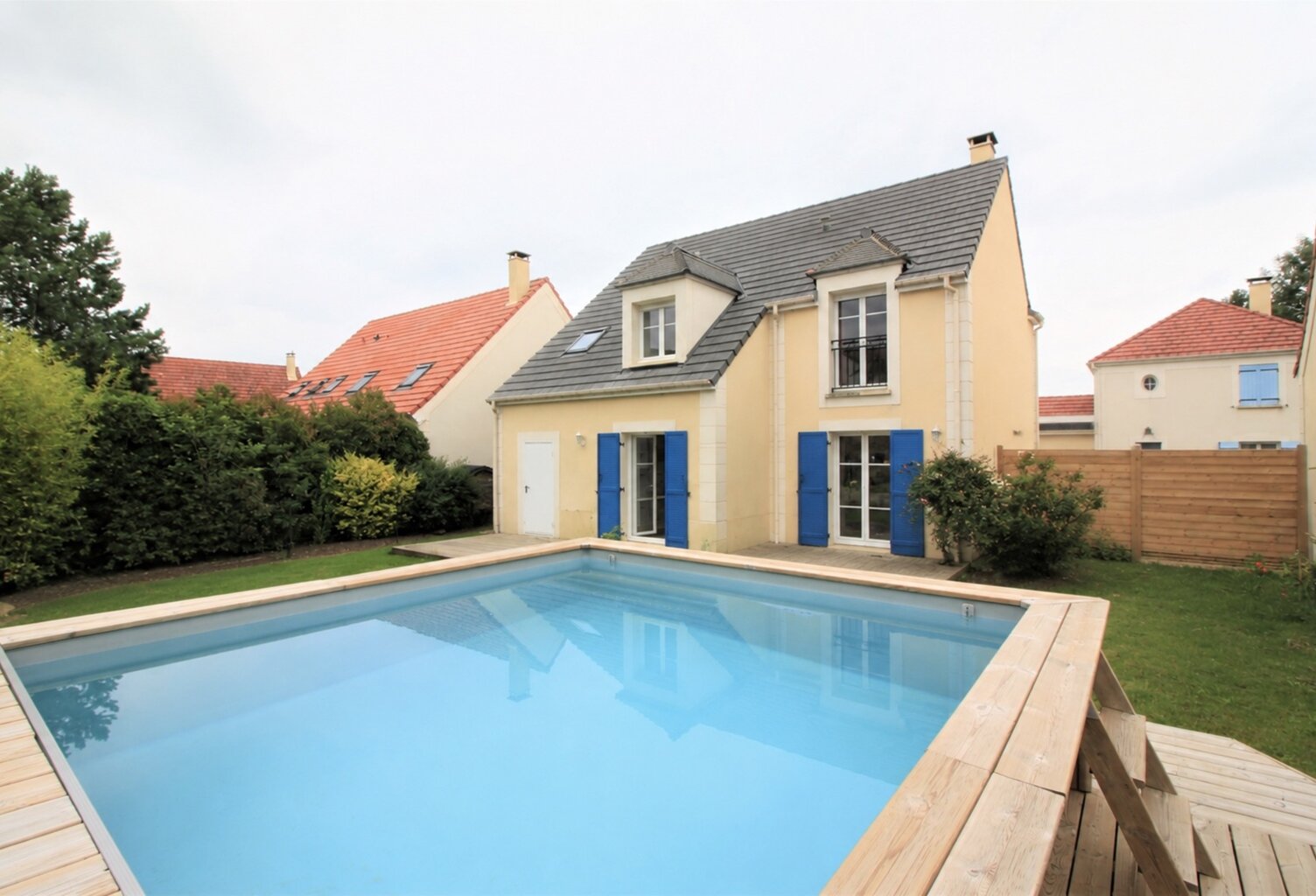 LES MOLIERES - MAISON FAMILIALE 4 CHAMBRES - PISCINE CHAUFFEE - JARDIN SUD - GARAGE — photo 1