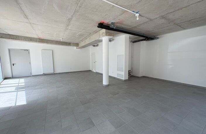 A LOUER - local d'activité de 72 m² à Saint Pierre des Corps — photo 4