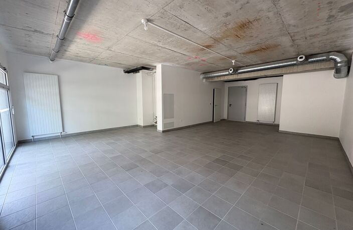 A LOUER - local d'activité de 63 m² à Saint Pierre des Corps — photo 4