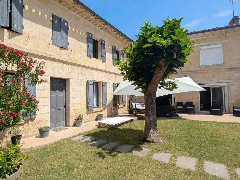 Maison en pierre à vendre avec garage — photo 1