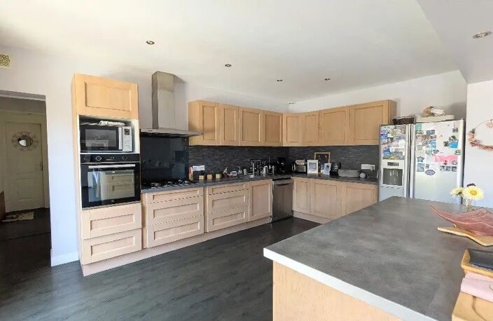 Maison en pierre à vendre avec garage — photo 4