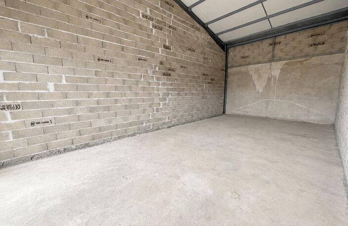  ️ Titre : Local commercial environ 50 m² à vendre – Zone dynamique, Pouillon (40350) — photo 3