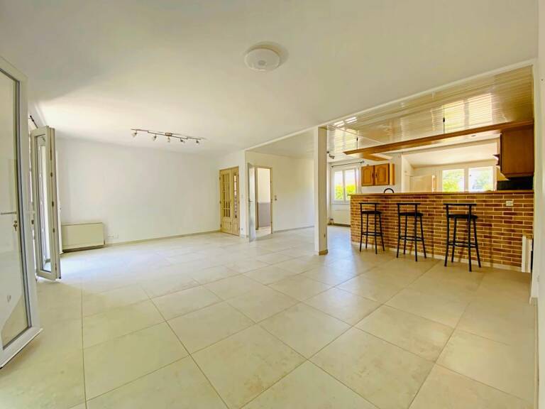 Maison familiale T6 de 132 m² À Vendre à Seysses — photo 1